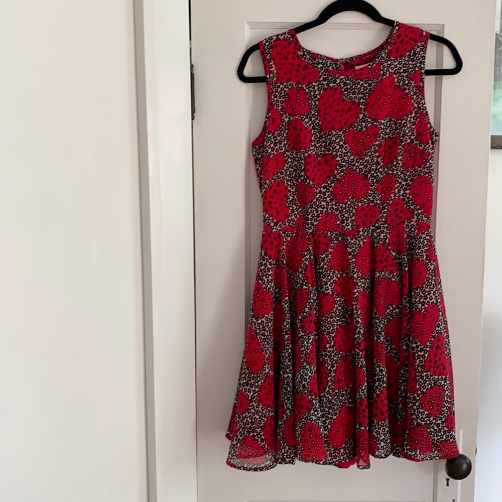 Heart print sleeveless dress